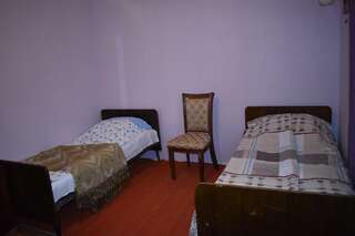 Отели типа «постель и завтрак» Dadali Bed and Breakfast Ехегнадзор Двухместный номер с 1 кроватью или 2 отдельными кроватями и дополнительной кроватью-1